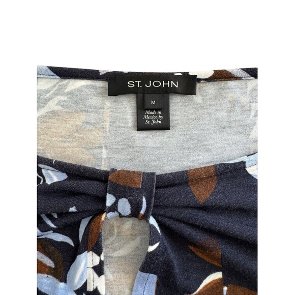 St John Blue Floral Keyhole Knit Blouse Size M Classic Designer Top MSRP $275 - Picture 2 of 10